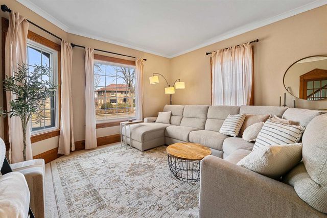 302 E DIVISION STREET, Fond Du Lac, WI 54935