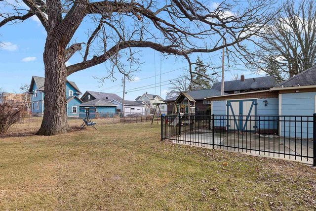 302 E DIVISION STREET, Fond Du Lac, WI 54935