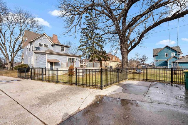 302 E DIVISION STREET, Fond Du Lac, WI 54935