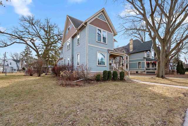 302 E DIVISION STREET, Fond Du Lac, WI 54935