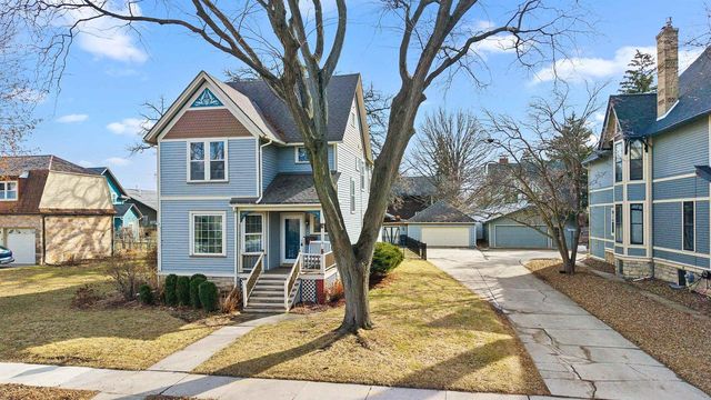 302 E DIVISION STREET, Fond Du Lac, WI 54935