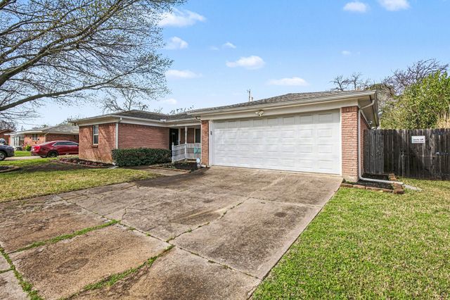 1113 Norwood Drive, Hurst, TX 76053