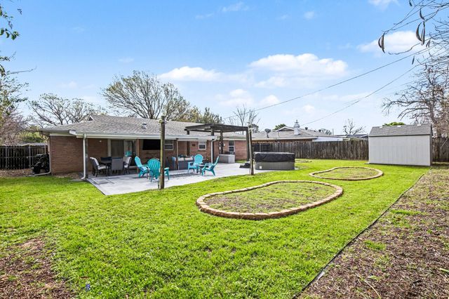 1113 Norwood Drive, Hurst, TX 76053