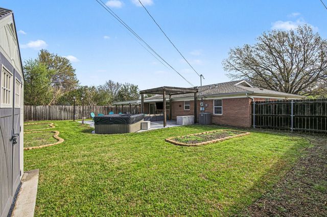1113 Norwood Drive, Hurst, TX 76053
