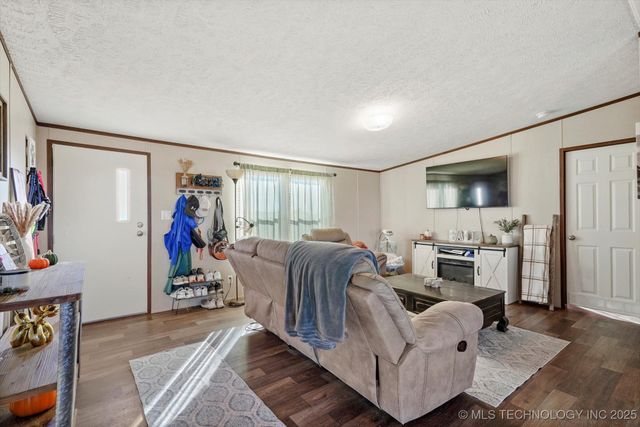 5691 N 434 Road, Adair, OK 74330