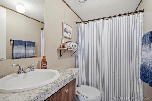 5691 N 434 Road, Adair, OK 74330