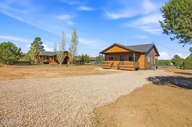 2224 Meadow Lane, Overgaard, AZ 85933