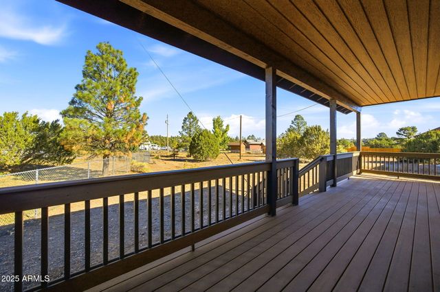 2224 Meadow Lane, Overgaard, AZ 85933