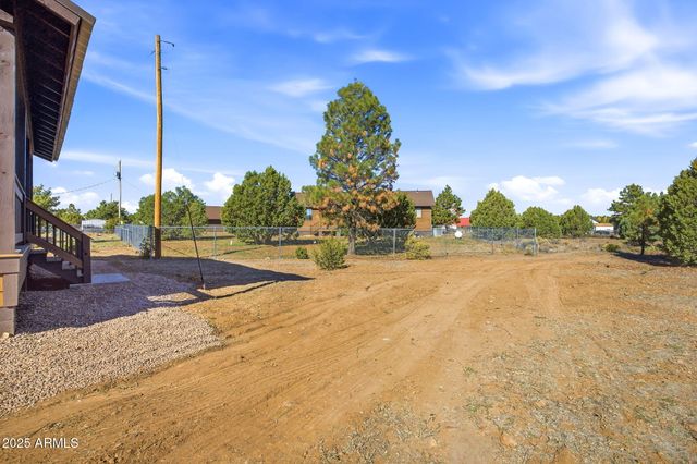 2224 Meadow Lane, Overgaard, AZ 85933