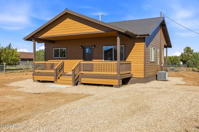 2224 Meadow Lane, Overgaard, AZ 85933