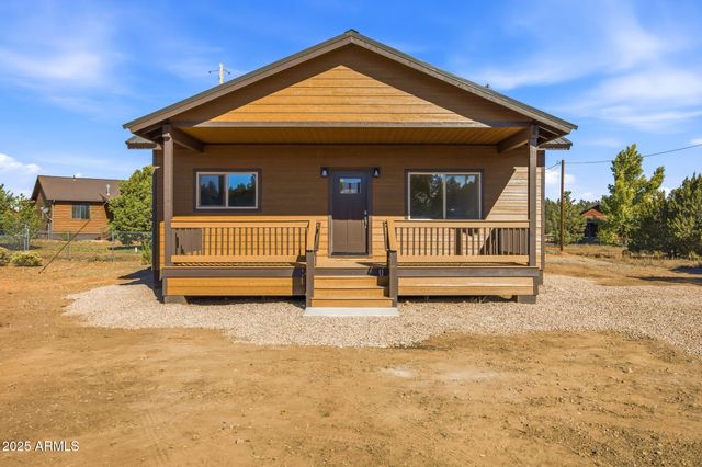 2224 Meadow Lane, Overgaard, AZ 85933