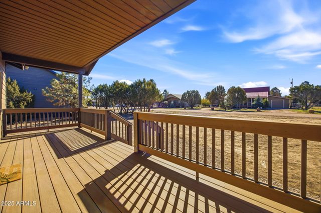 2224 Meadow Lane, Overgaard, AZ 85933