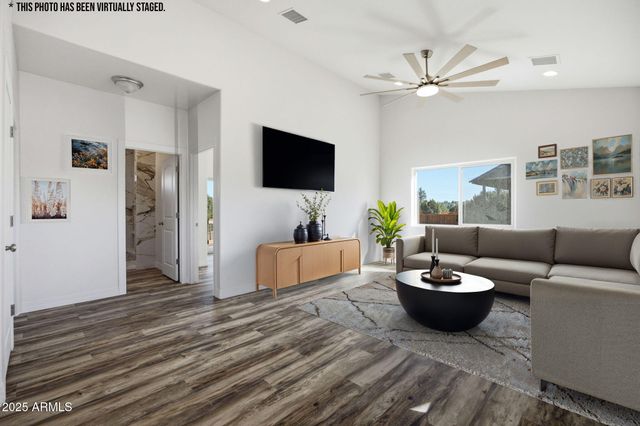 2224 Meadow Lane, Overgaard, AZ 85933