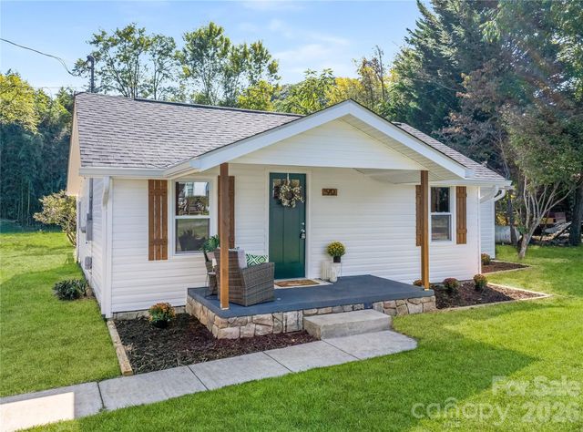 90 Camp Branch Road, Waynesville, NC 28786