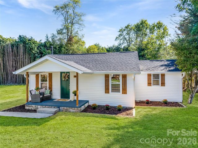 90 Camp Branch Road, Waynesville, NC 28786
