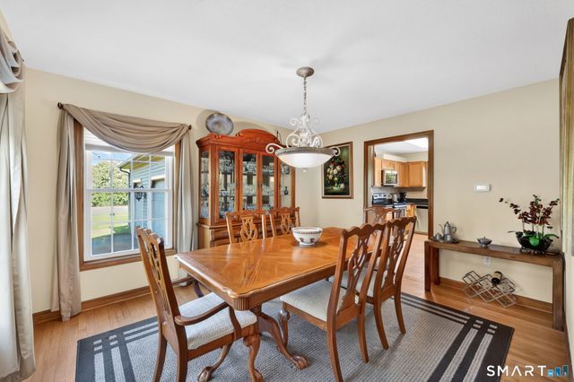 14 Hampden Place, Windsor, CT 06095