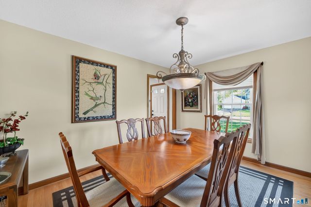 14 Hampden Place, Windsor, CT 06095