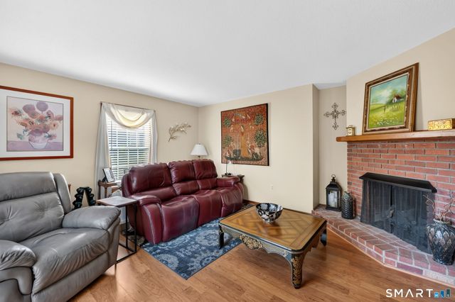 14 Hampden Place, Windsor, CT 06095