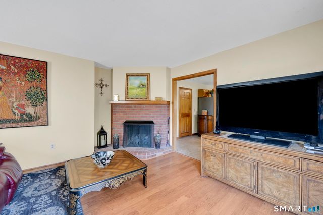 14 Hampden Place, Windsor, CT 06095