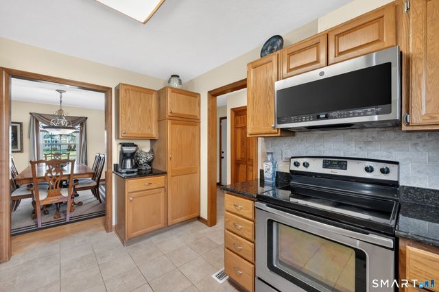14 Hampden Place, Windsor, CT 06095