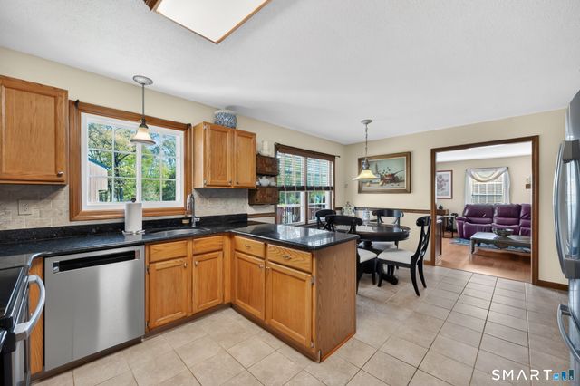 14 Hampden Place, Windsor, CT 06095