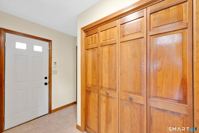 14 Hampden Place, Windsor, CT 06095
