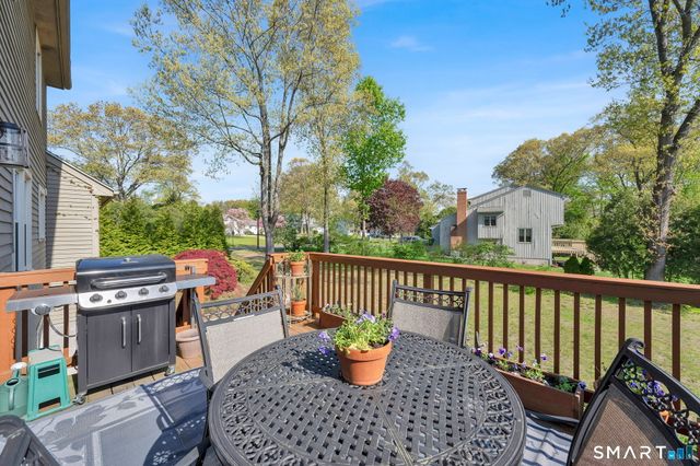 14 Hampden Place, Windsor, CT 06095