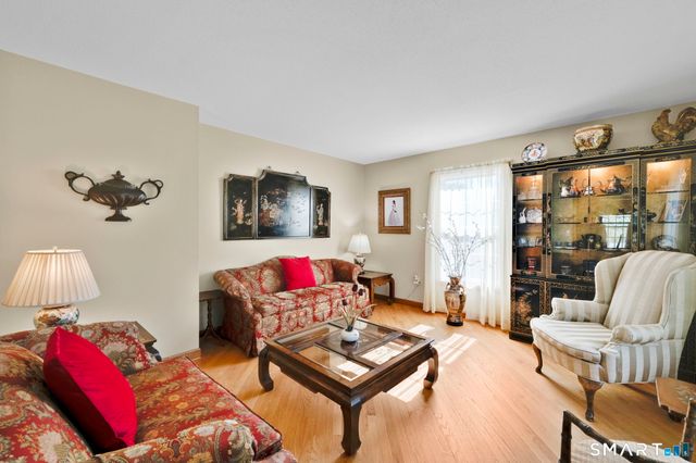 14 Hampden Place, Windsor, CT 06095