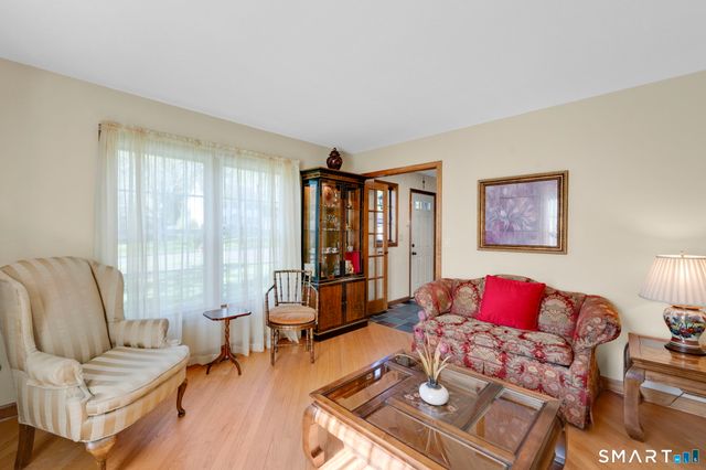 14 Hampden Place, Windsor, CT 06095
