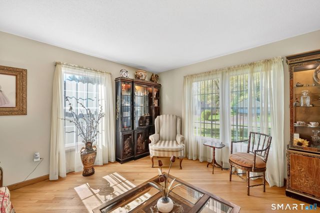 14 Hampden Place, Windsor, CT 06095