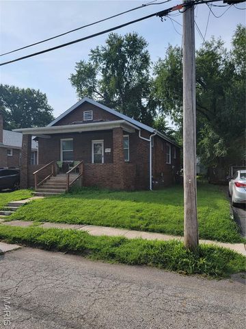 18 Lee Avenue, Ferguson, MO 63135