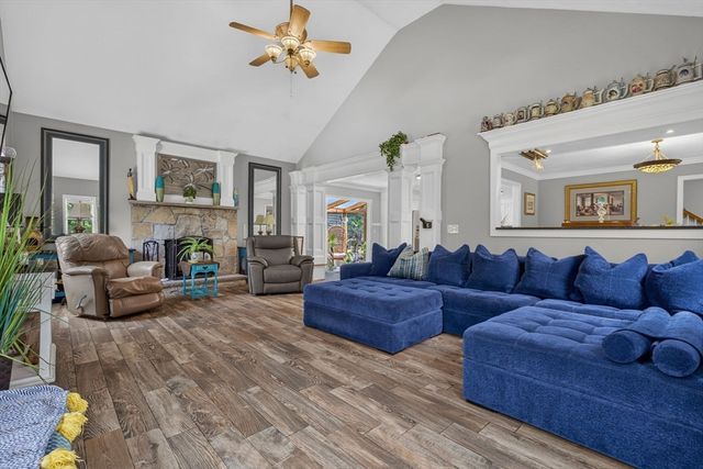 4 Kybren Cir, Mansfield, MA 02048
