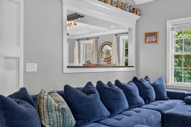 4 Kybren Cir, Mansfield, MA 02048