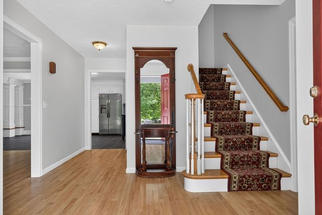 4 Kybren Cir, Mansfield, MA 02048