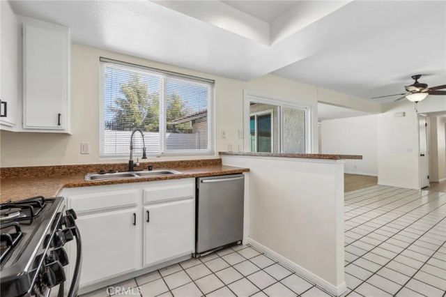 330 King Court, Hemet, CA 92543
