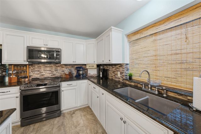 2746 Hopson Drive, Athens, TX 75752