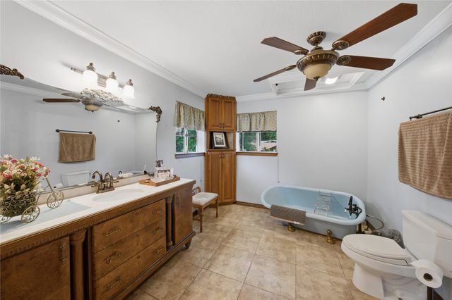 2746 Hopson Drive, Athens, TX 75752