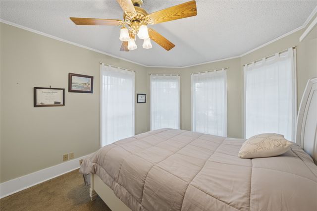 2746 Hopson Drive, Athens, TX 75752