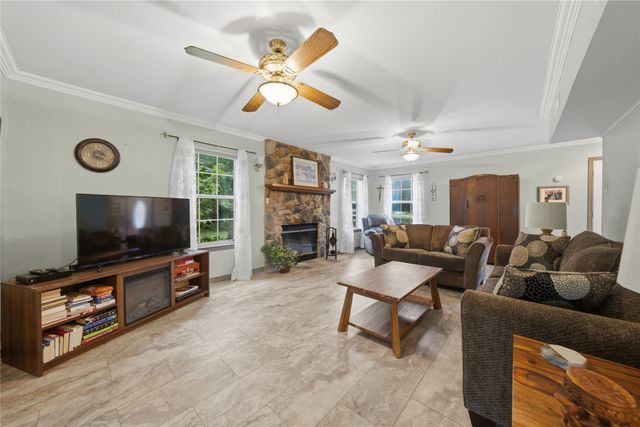 2746 Hopson Drive, Athens, TX 75752