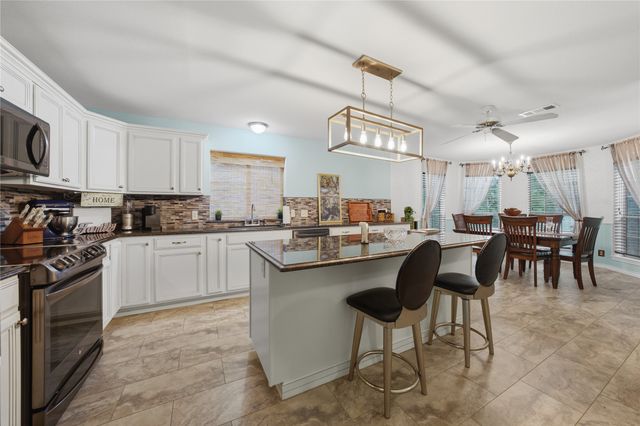 2746 Hopson Drive, Athens, TX 75752