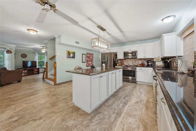 2746 Hopson Drive, Athens, TX 75752