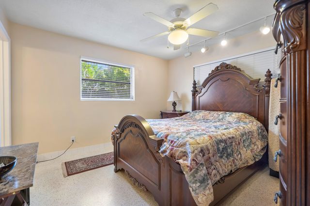 11 Sailfish Lane, Ocean Ridge, FL 33435