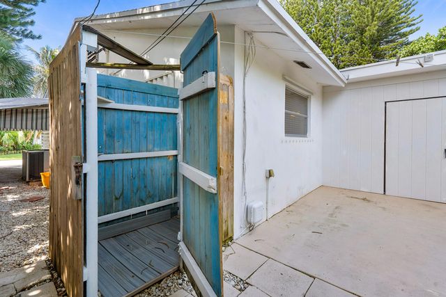 11 Sailfish Lane, Ocean Ridge, FL 33435