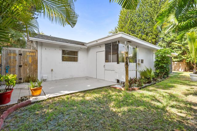 11 Sailfish Lane, Ocean Ridge, FL 33435