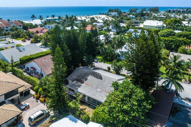 11 Sailfish Lane, Ocean Ridge, FL 33435