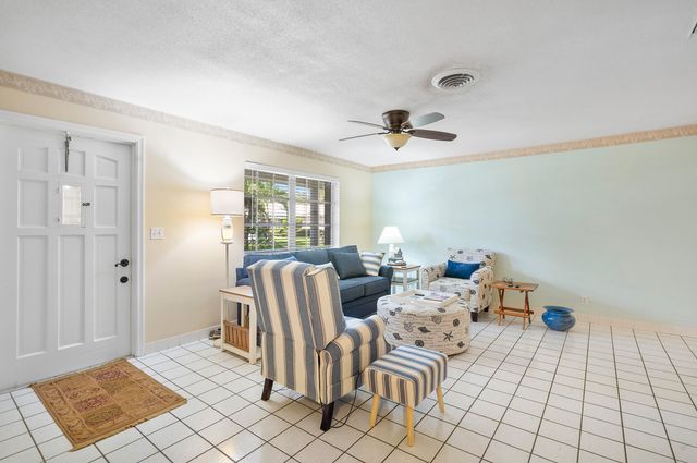 11 Sailfish Lane, Ocean Ridge, FL 33435