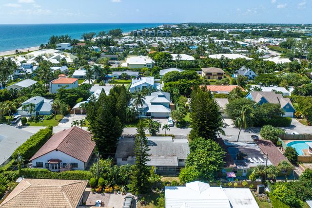 11 Sailfish Lane, Ocean Ridge, FL 33435