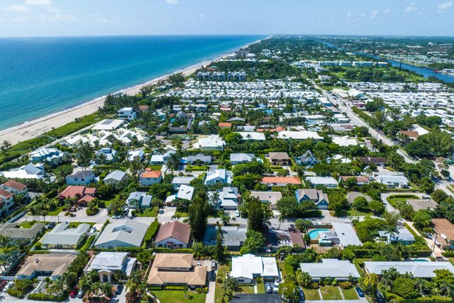 11 Sailfish Lane, Ocean Ridge, FL 33435