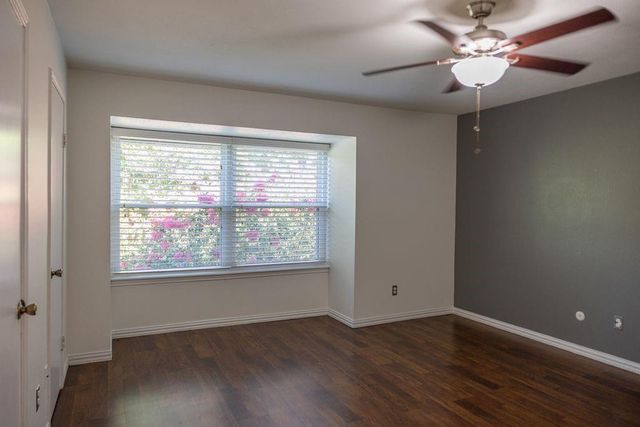 9517 Fondren Road, Houston, TX 77074
