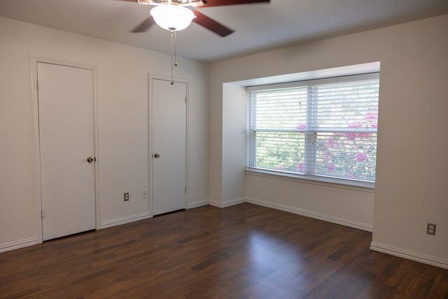 9517 Fondren Road, Houston, TX 77074